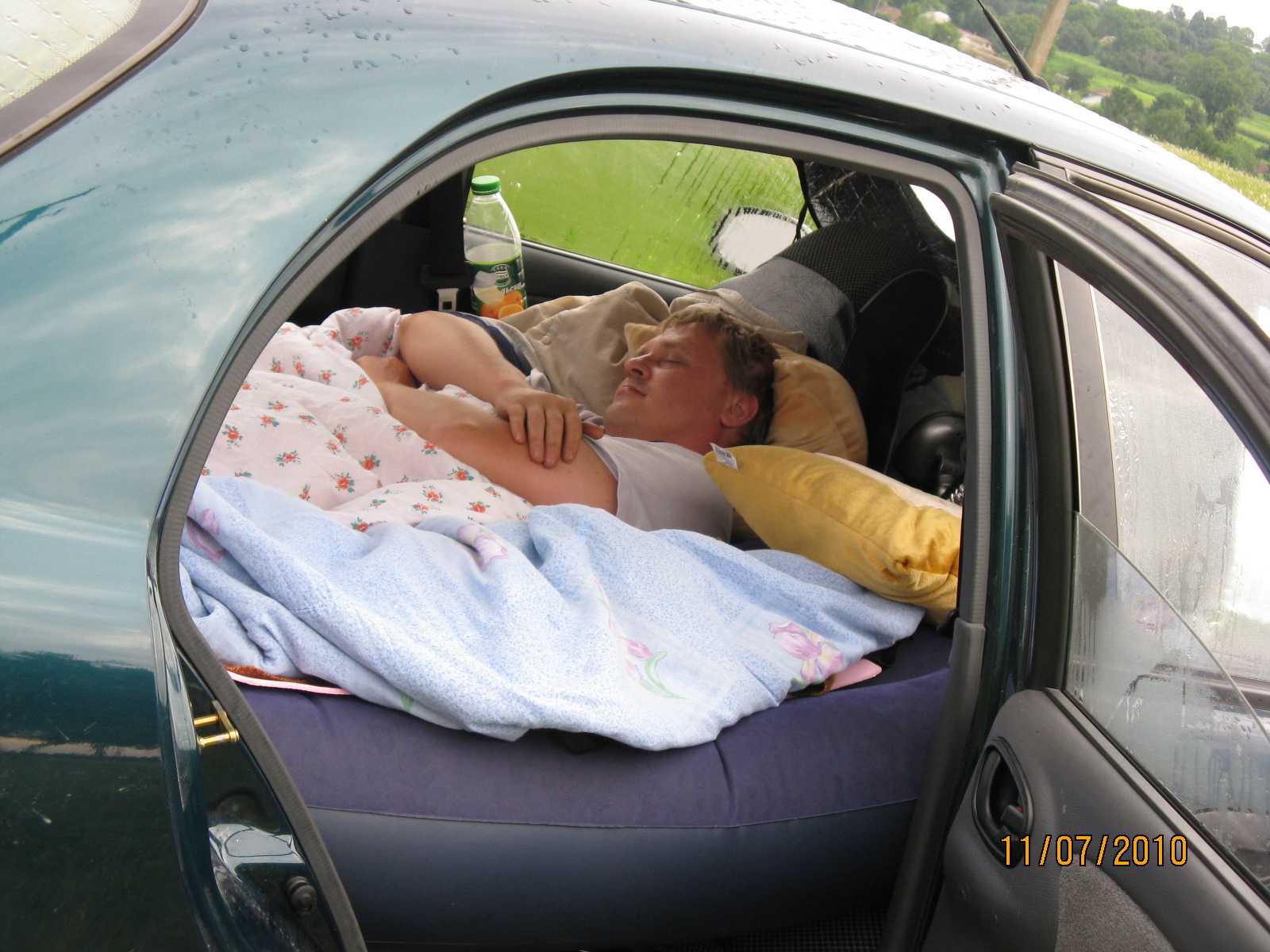 Как переночевать в машине и проснуться: 3 правила — журнал за рулем