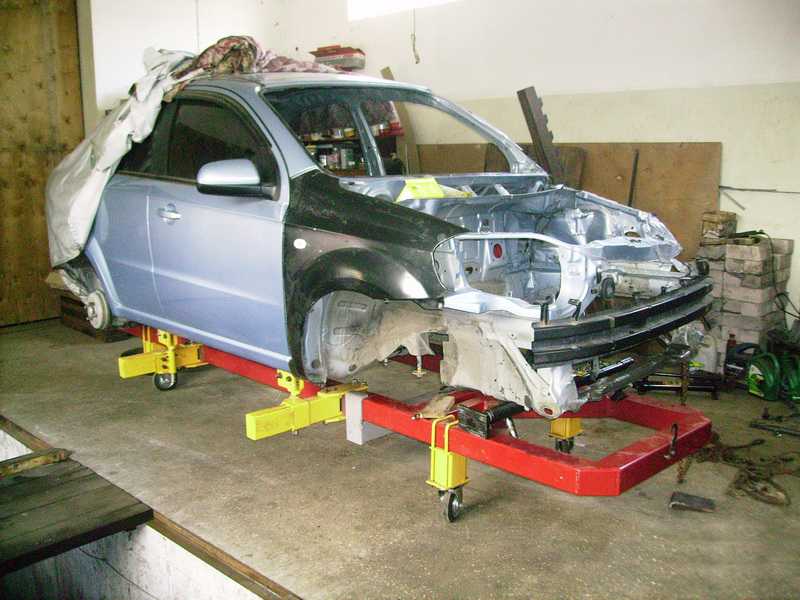 Как осуществить ремонт кузова автомобиля и какие расходные материалы для этого необходимы 