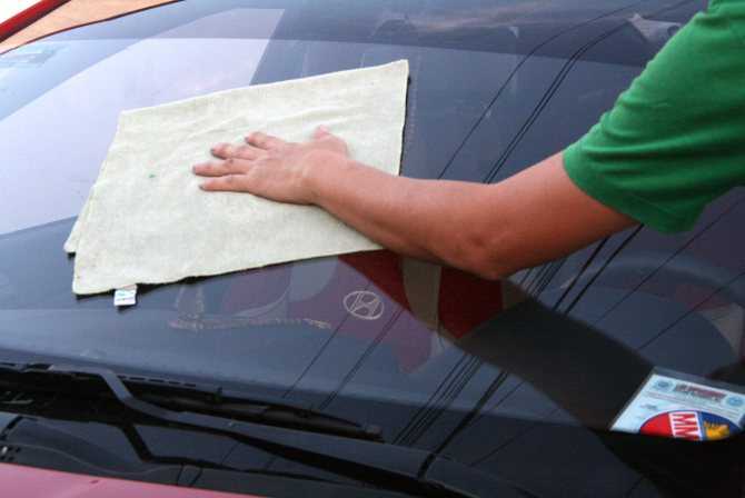 Как убрать полосы с лобового стекла — рекомендации опытных автомобилистов
