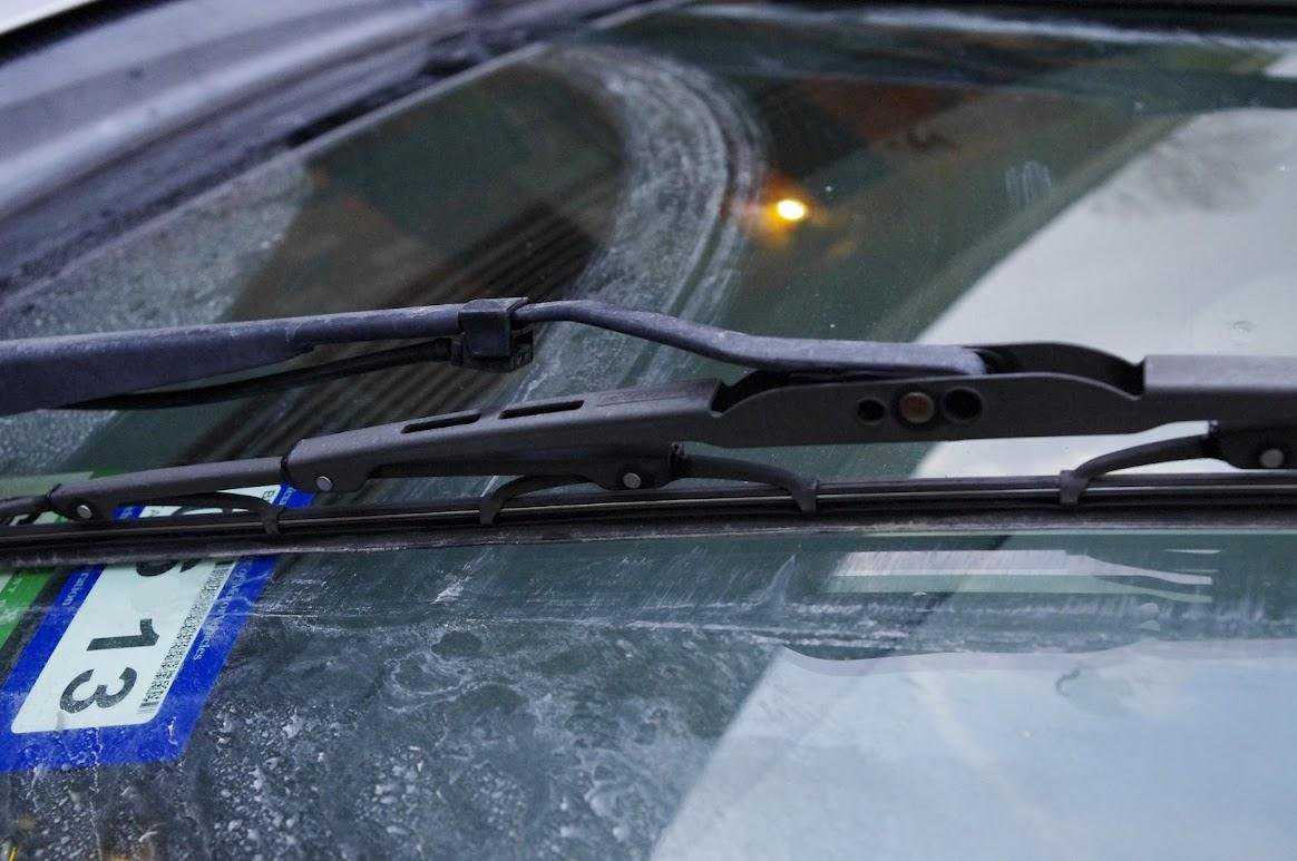 Что делать, если дворники на машине плохо чистят стекло