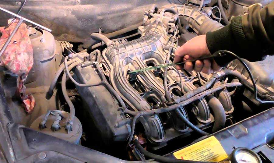 Какие симптомы указывают на то, что двигатель начал троить: основные признаки троения мотора Распространенные причины троения ДВС, диагностика, ремонт