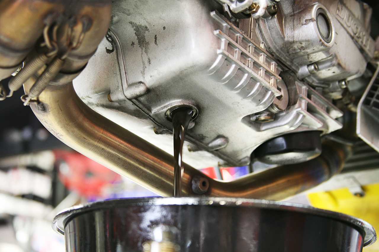 Как часто менять масло в двигателе? порядок замены масла в двигателе автомобиля