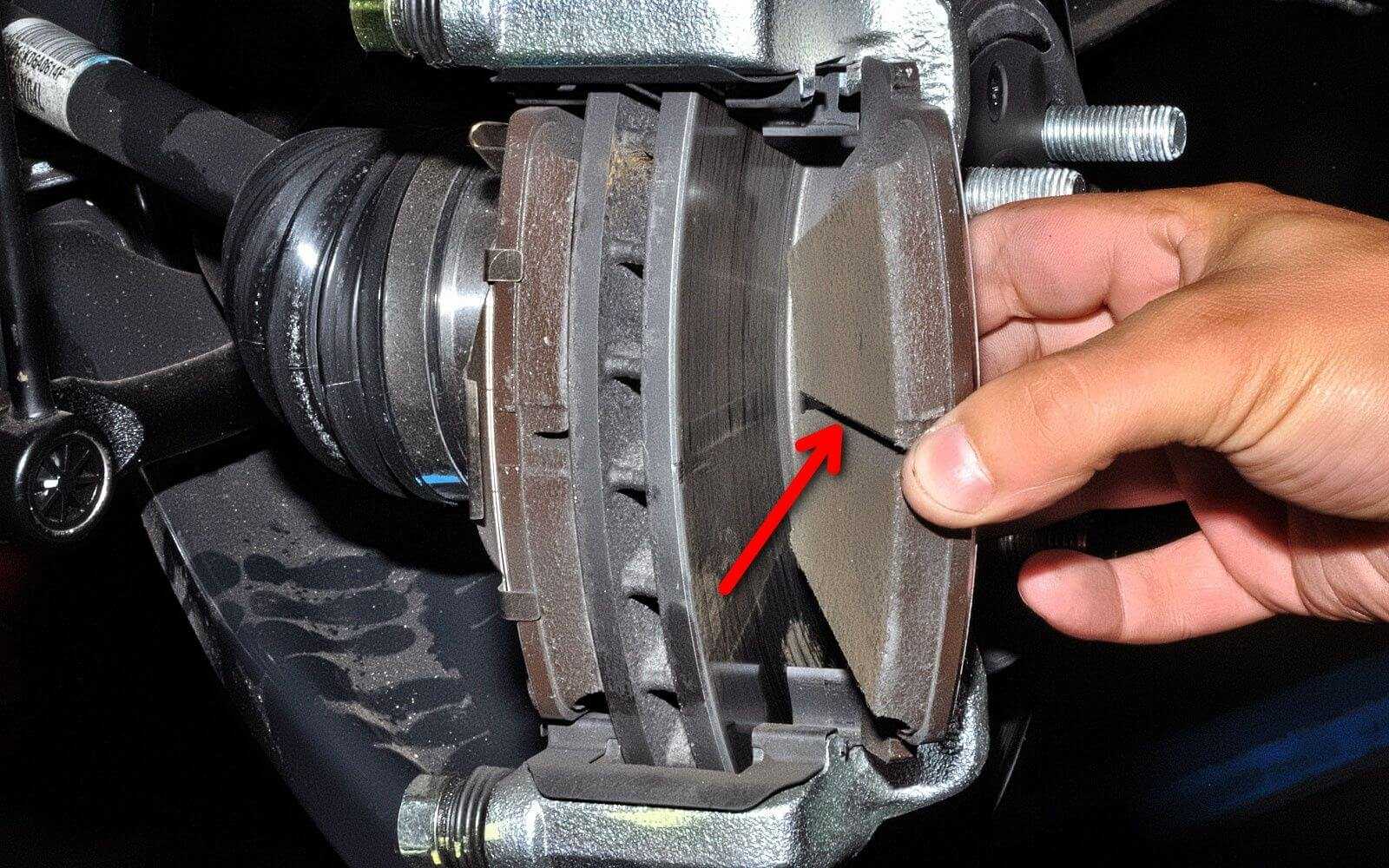 Почему скрипят тормоза при торможении на авто