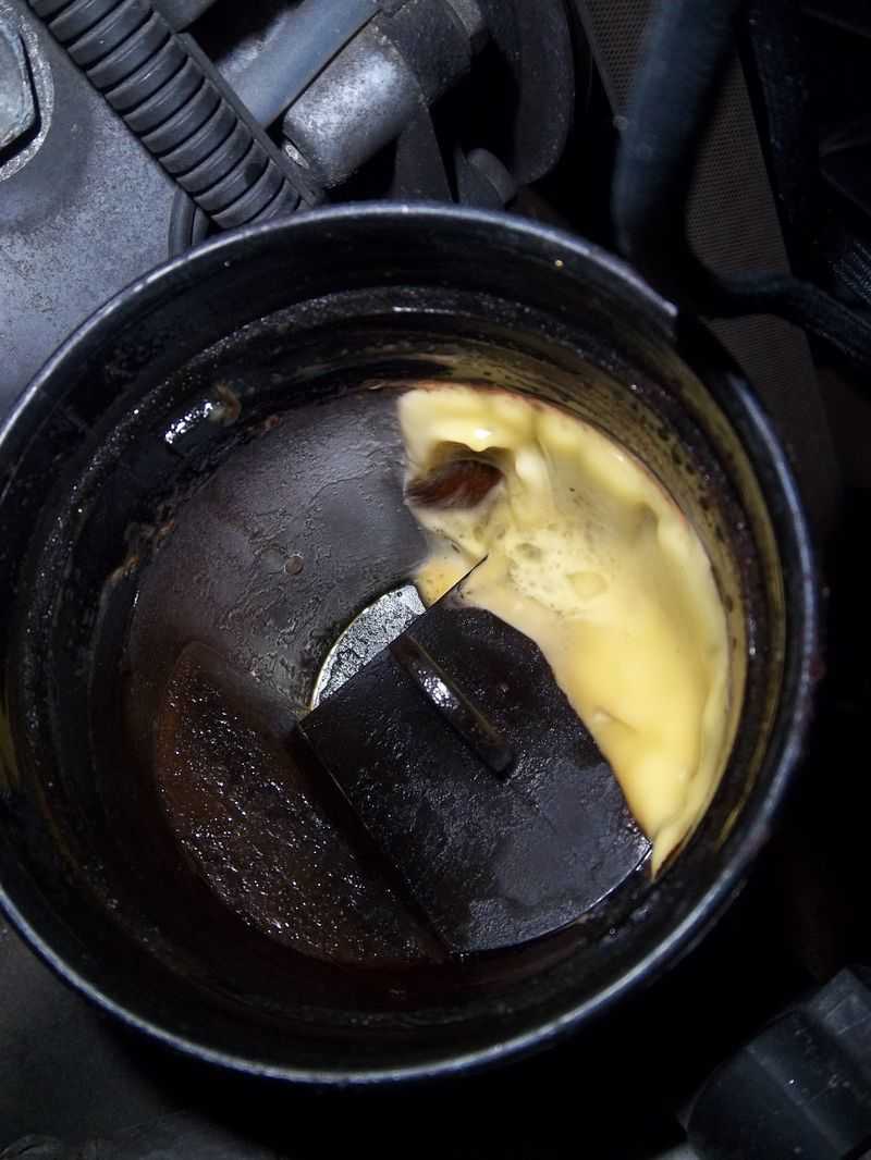 Последствия перелива масла в двигатель