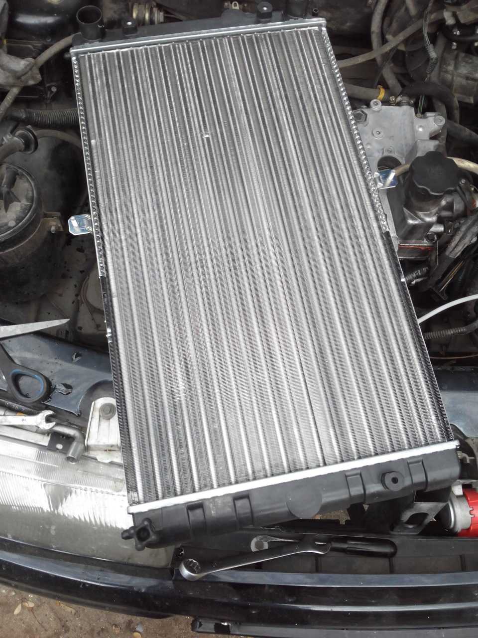 Радиатор охлаждения ВАЗ 2110: какой лучше выбрать и как заменить самому