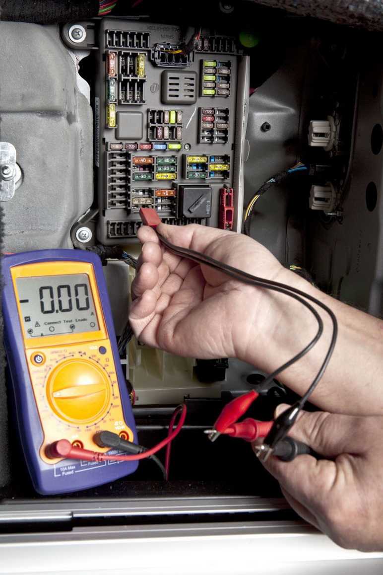 Как проверить выходное напряжение зарядного устройства. как проверить зарядное устройство мультиметром: значение тока в устройстве