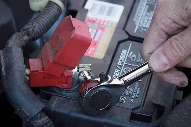 Как зарядить полностью разряженный аккумулятор автомобиля дома – инструкция от а до я