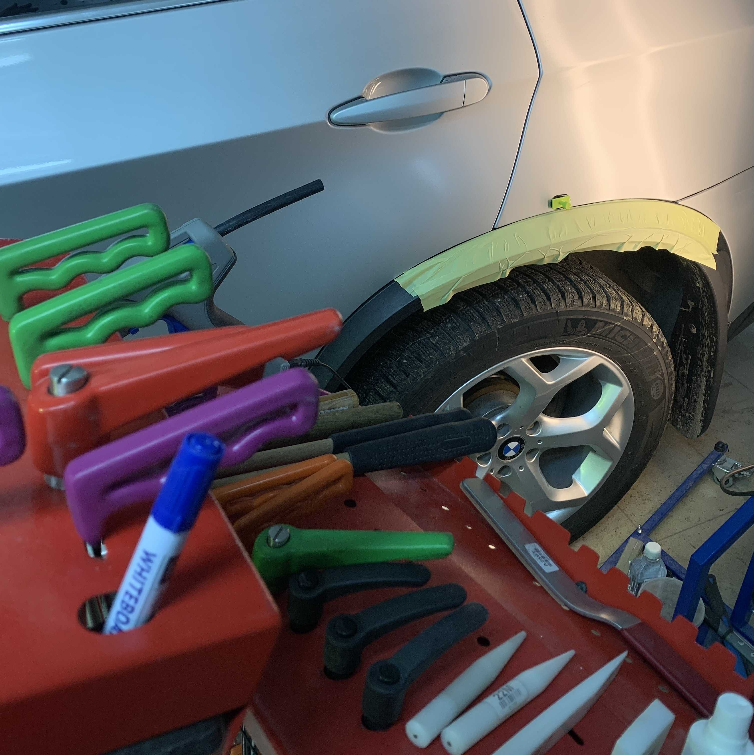 Как убрать мелкие вмятины на авто: 6 проверенных способов выровнять вмятину на кузове авто