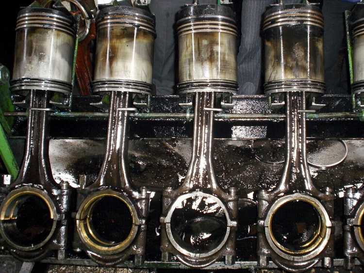 Каким должно быть давление масла в дизельном двигателе и как не допускать перепадов