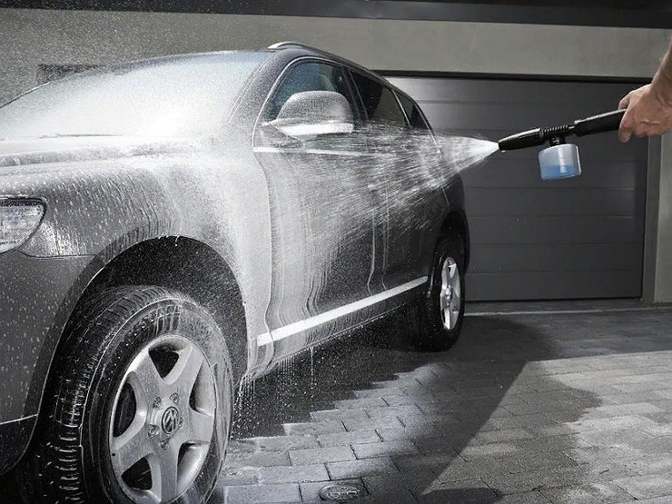 Как мыть машину зимой и как правильно это делать: правила и советы