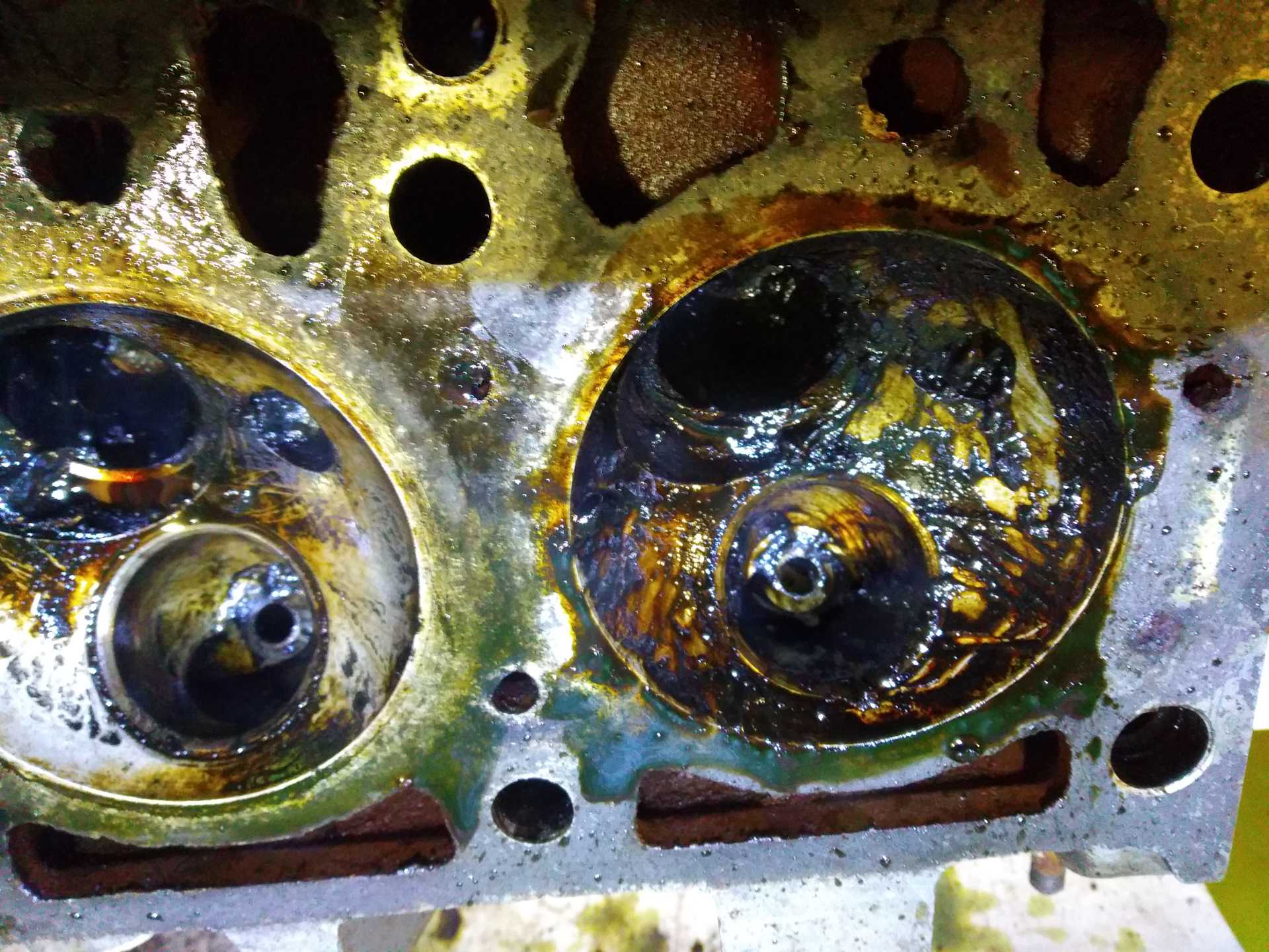 Раскоксовка двигателя: как удалить нагар из цилиндров