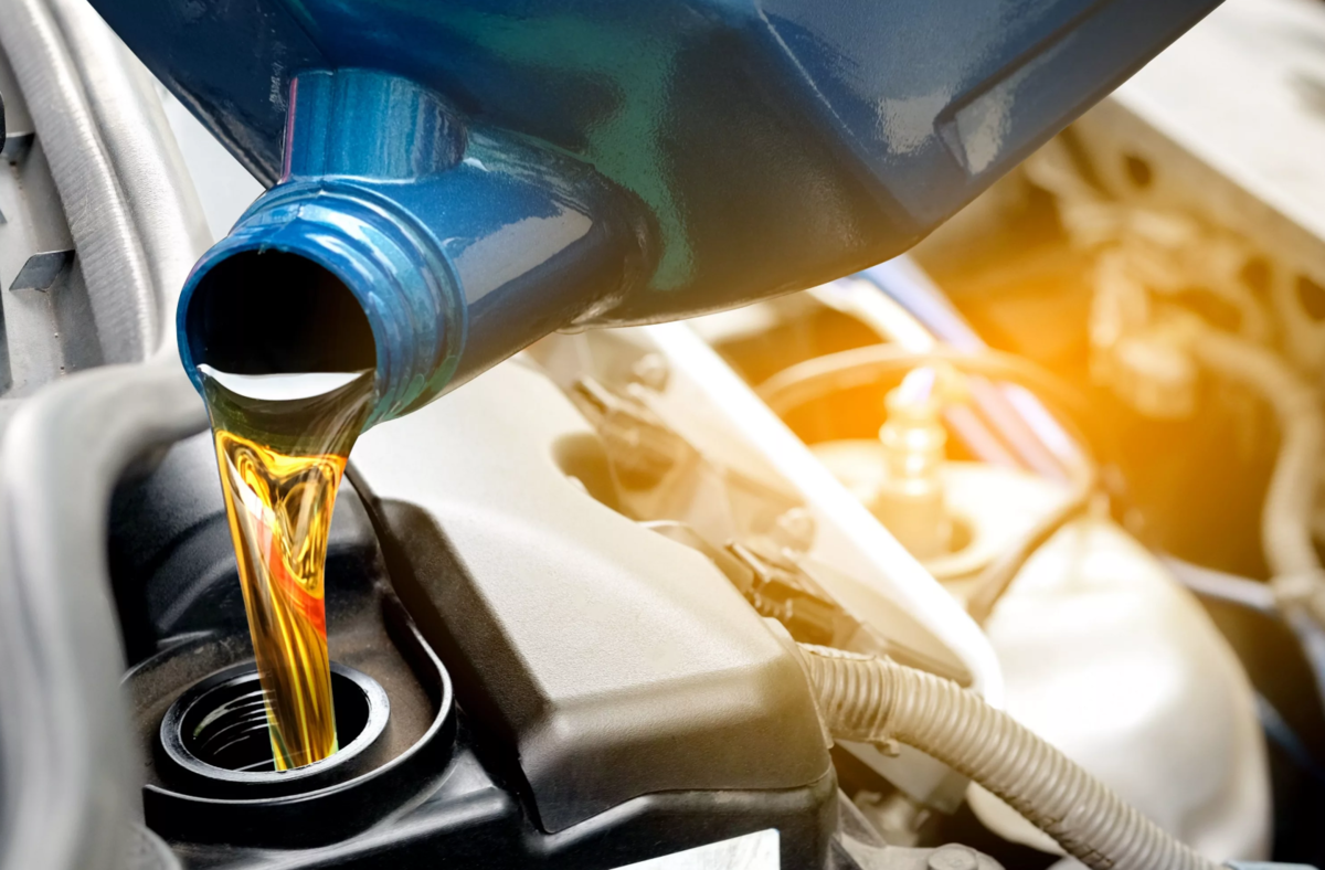 Минеральное масло для двигателя: особенности, преимущества и недостатки