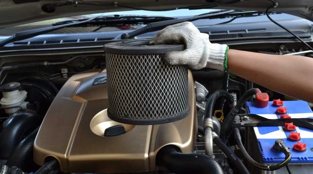 Как почистить воздушный фильтр автомобиля своими руками