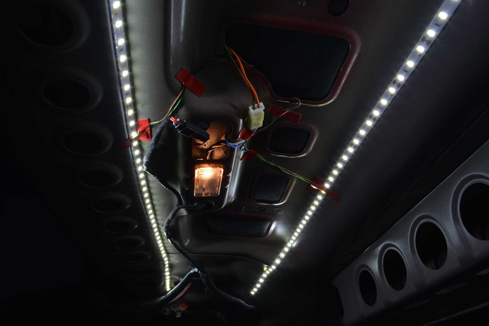 Инструкция подключения светодиодной ленты для автомобиля: способы и советы