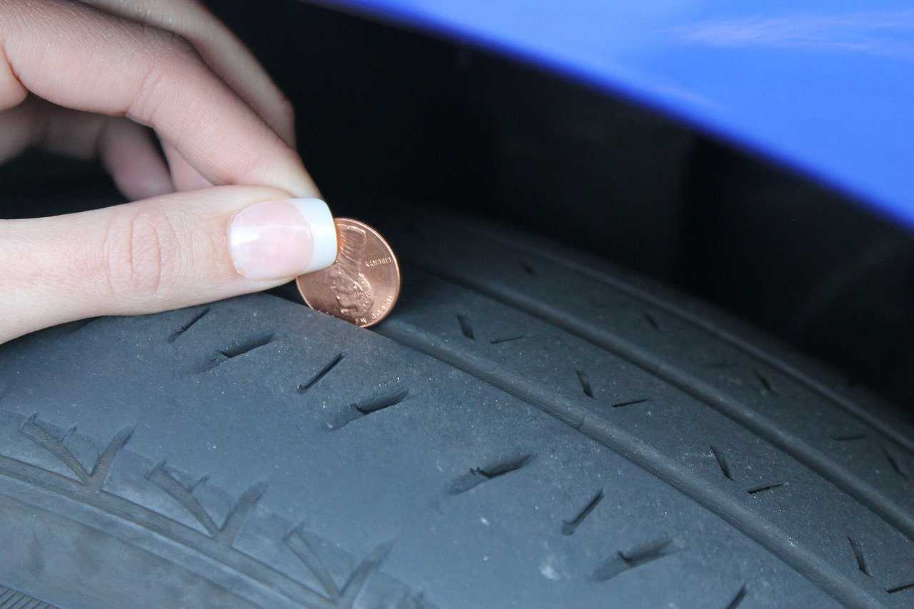 Для чего нужны протекторы на шинах?