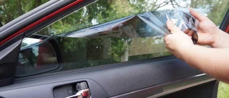 Как удалить клей со стекла автомобиля