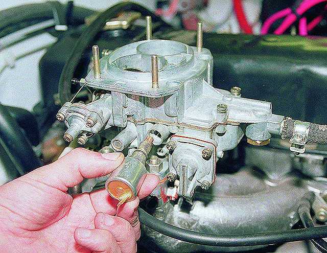 Карбюраторный двигатель автомобиля запускается и глохнет | twokarburators.ru