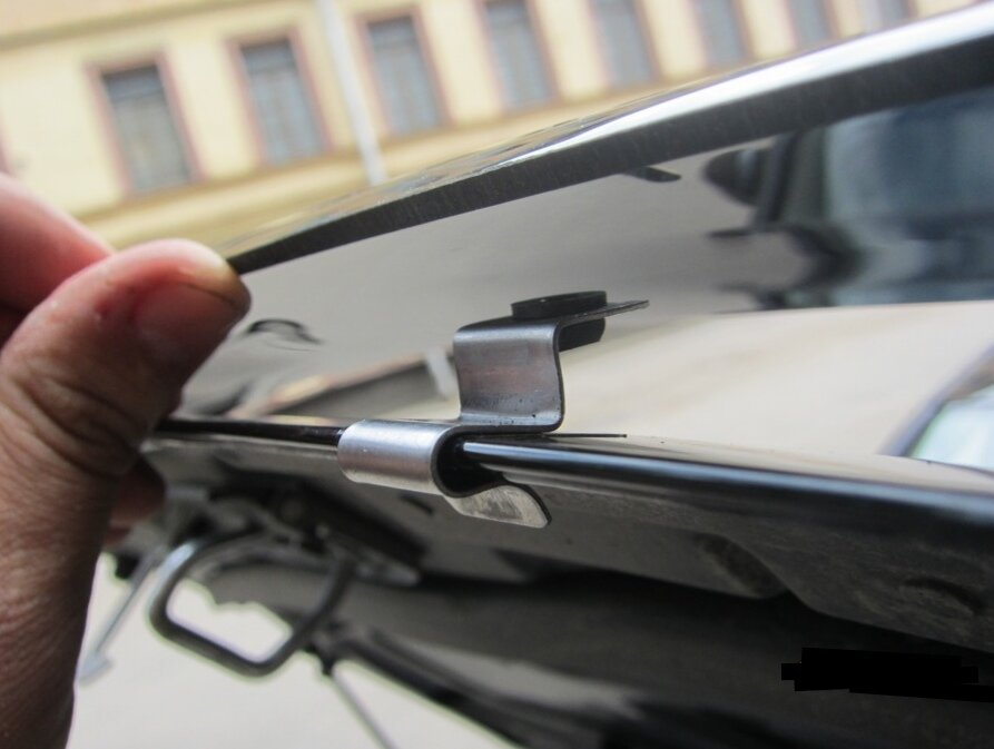 Для чего нужны дефлекторы окон автомобиля и как установить их, чем приклеить