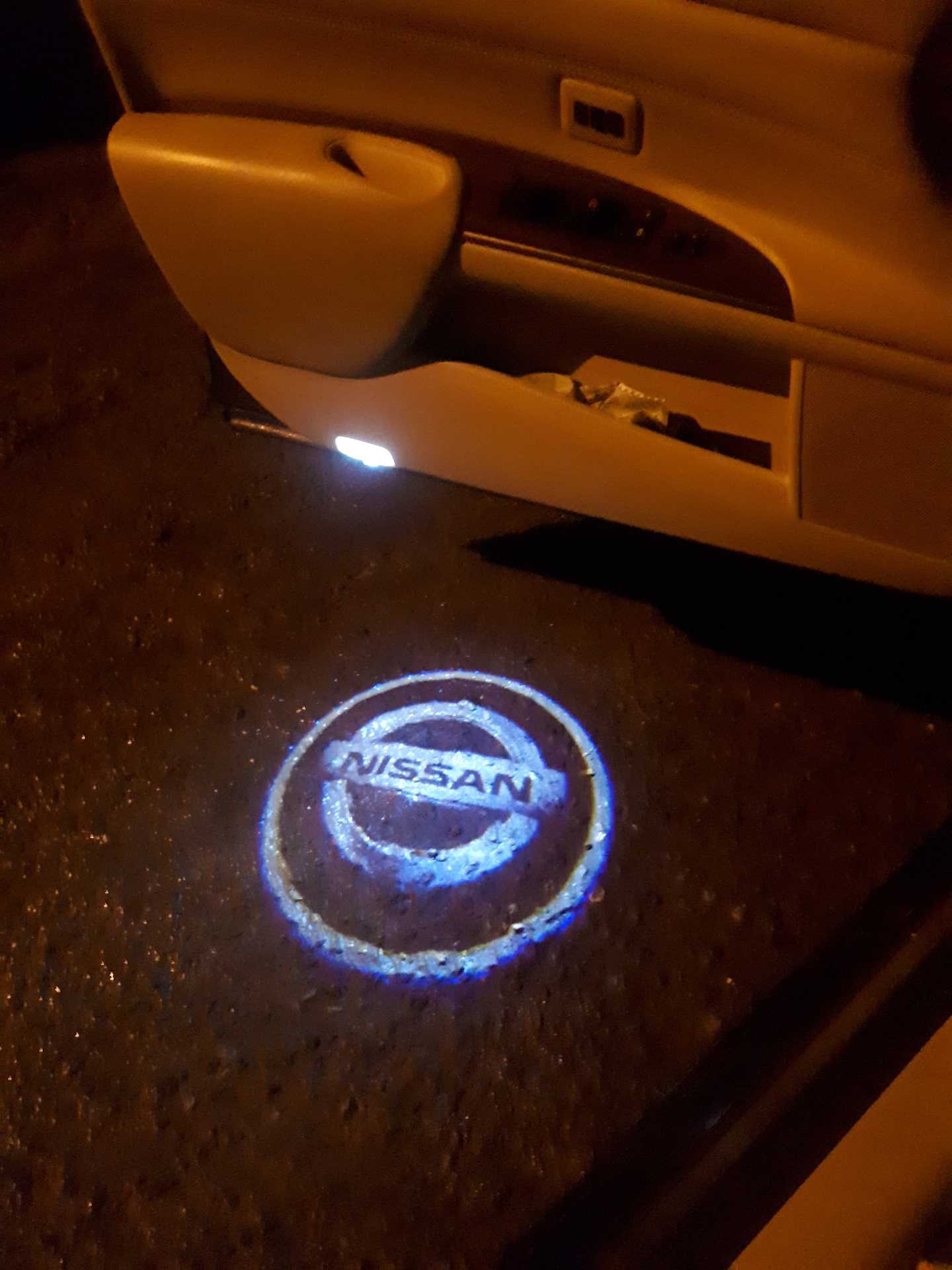 Тюнинговая подсветка салона при открытии дверей автомобиля