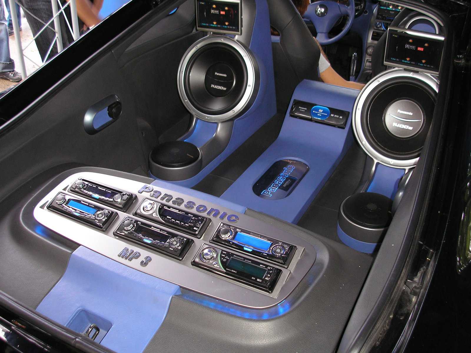 Бас27. Автозвук sq BMW g31. Аудиосистема автомобиля. Аудиосистемы в машину. Аудиосистему в машине.