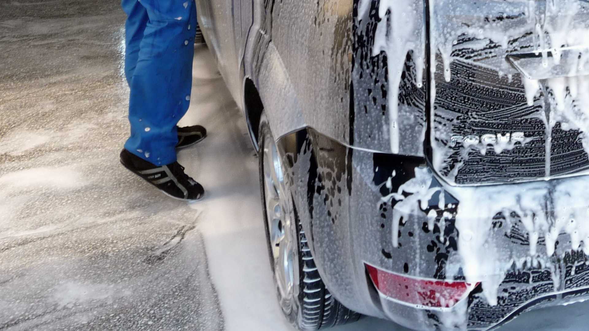 Нужно ли мыть машину зимой: рекомендации специалистов