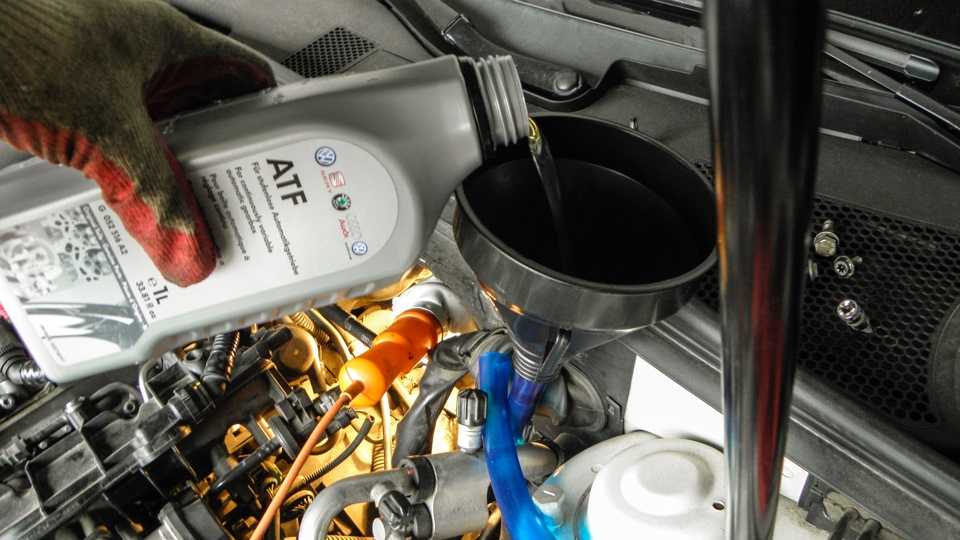 Проверка уровня масла в автоматической коробке передач: как проверить уровень ATF На что еще обратить внимание: цвет, запах, загрязненность АТФ и тд