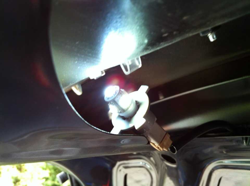 Инструкция: замена лампочек подсветки номера автомобиля приора