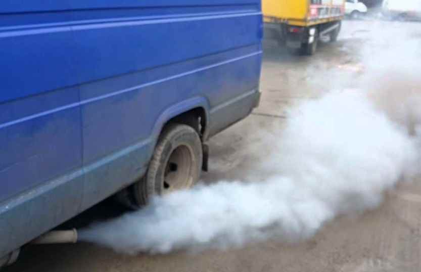 Причины чрезмерного выхлопа дыма дизельного двигателя: черного, синего, белого