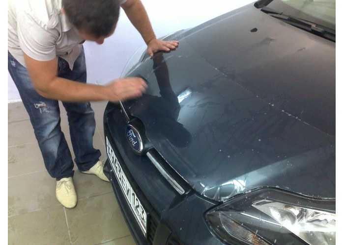 Оклейка автомобиля виниловой пленкой своими руками (инструкция + фото и видео)