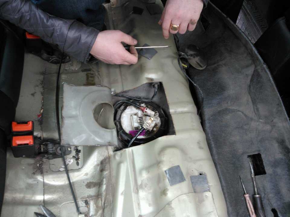 Замена бензонасоса на форд фокус 1,2,3 своими руками: как поменять моторчик топливного насоса, фильтра, реле